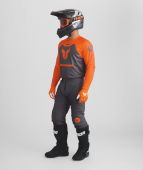 567687_v1